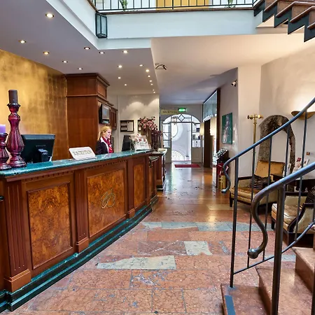 Radisson Blu Altstadt 5*